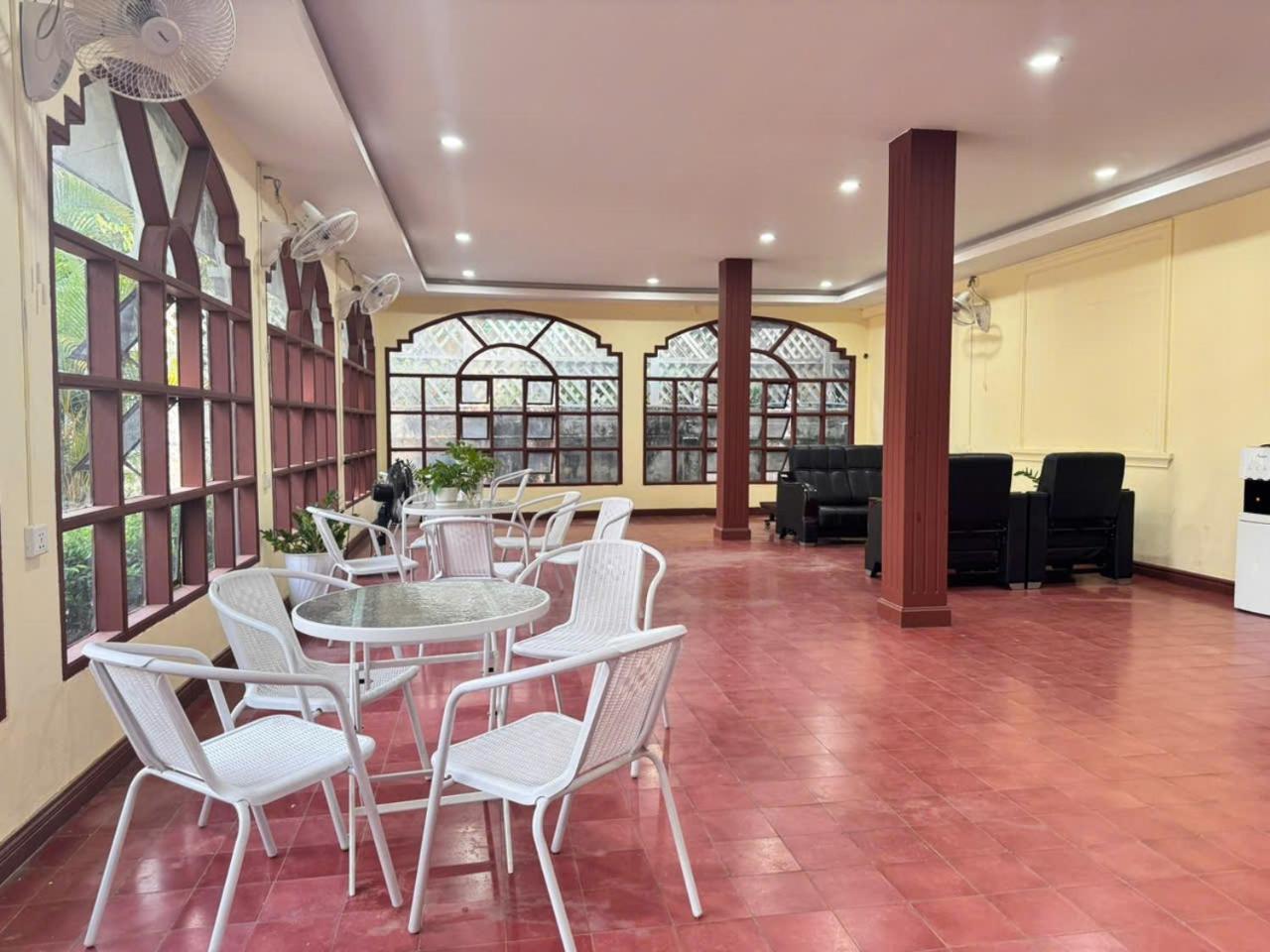 Yula Hotel Thatluang Vientiane Esterno foto
