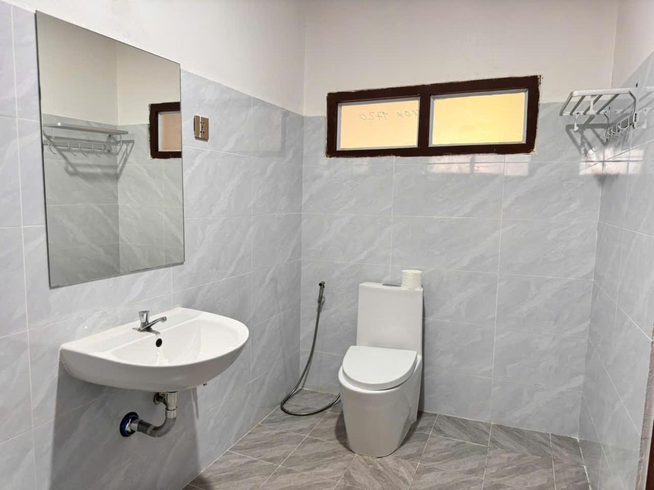 Yula Hotel Thatluang Vientiane Esterno foto